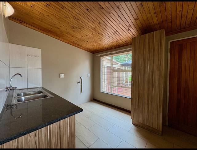 3 BEDROOM HOUSE FOR SALE IN SONNEVELD